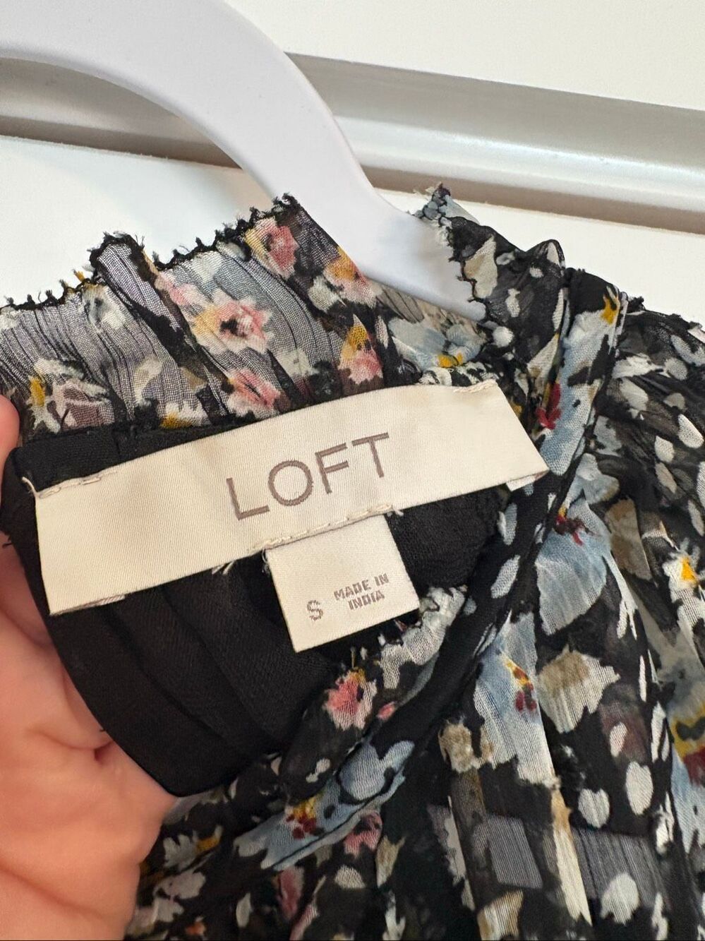 LOFT Black Floral Chiffon Blouse Ruffle Tie Neck Long Sleeve Top Size Small - Picture 5 of 7